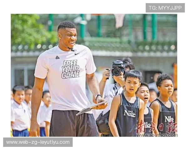 字母哥捐赠一本书给学校图书室，简单动作引大波关注