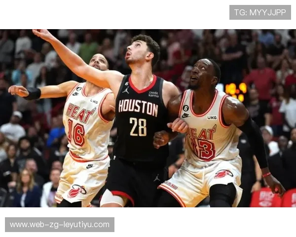 休斯敦火箭半场进攻,阿尔佩伦申京串联全队 休斯敦火箭半场进攻,阿尔佩伦申京串联全队