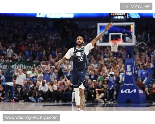 小波特快攻追身三分命中,篮网攻势如潮 小波特快攻追身三分命中,篮网攻势如潮